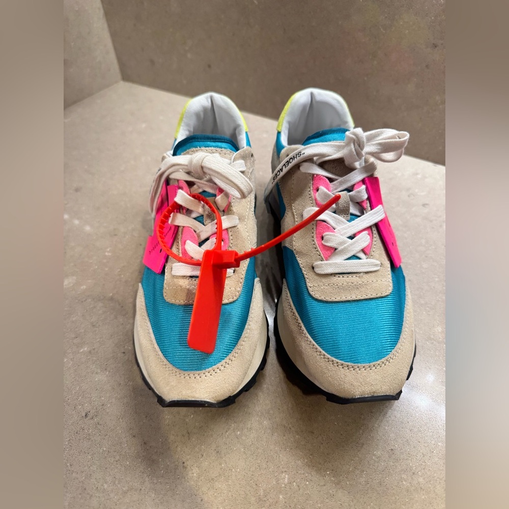 Off-White Sneakers 39